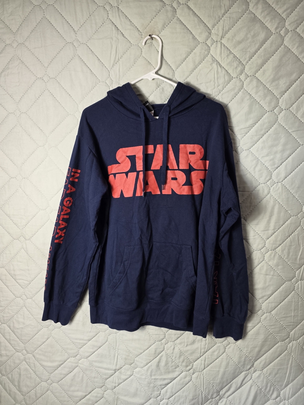 Star Wars Size Large Long Sleeve Hoodie Navy w/Red Letters